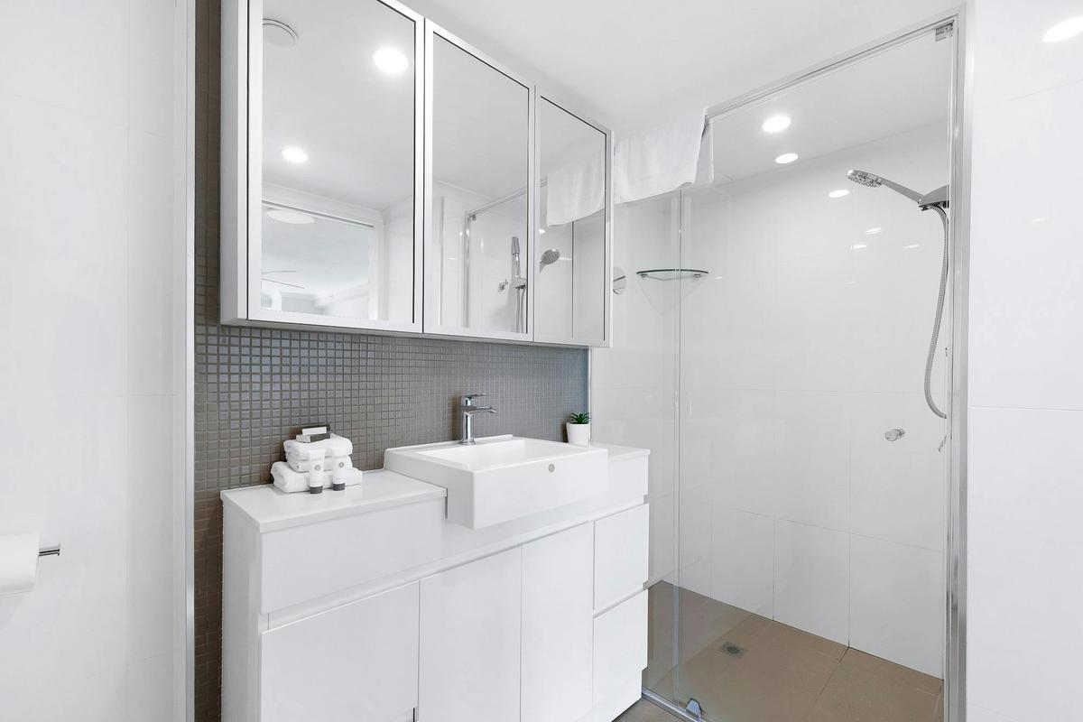 Superior 2 Bedroom Ocean View Apartment