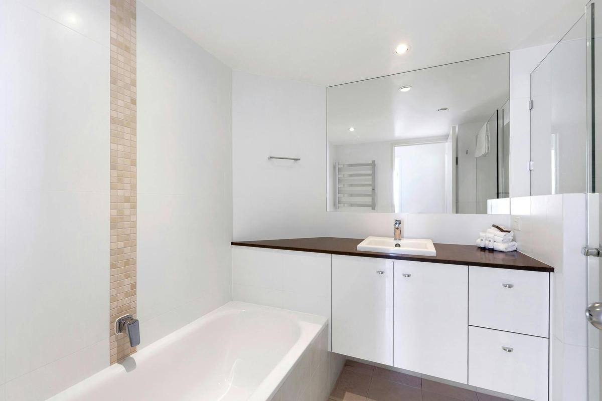 Superior 3 Bedroom Ocean View Apartment