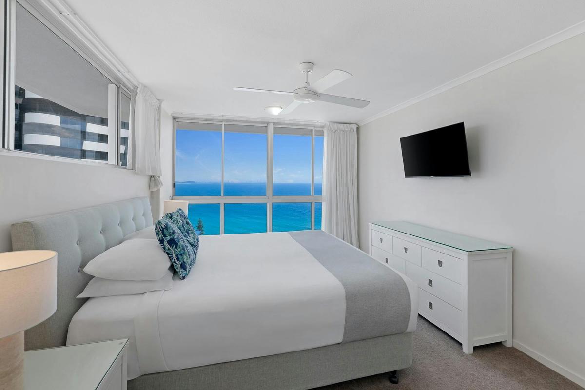 Superior 3 Bedroom Ocean View Apartment