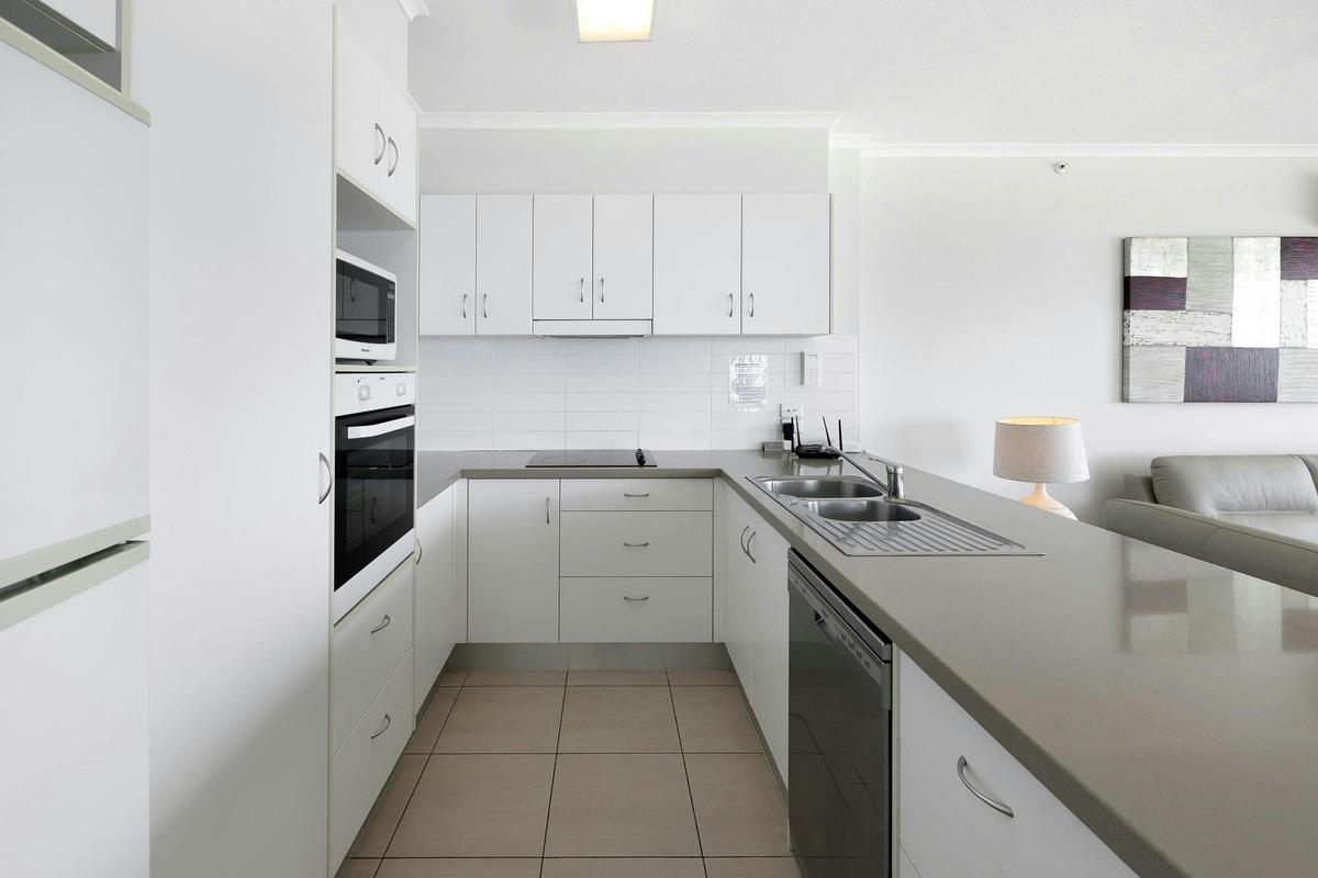 Deluxe 2 Bedroom Centre Front Apartment