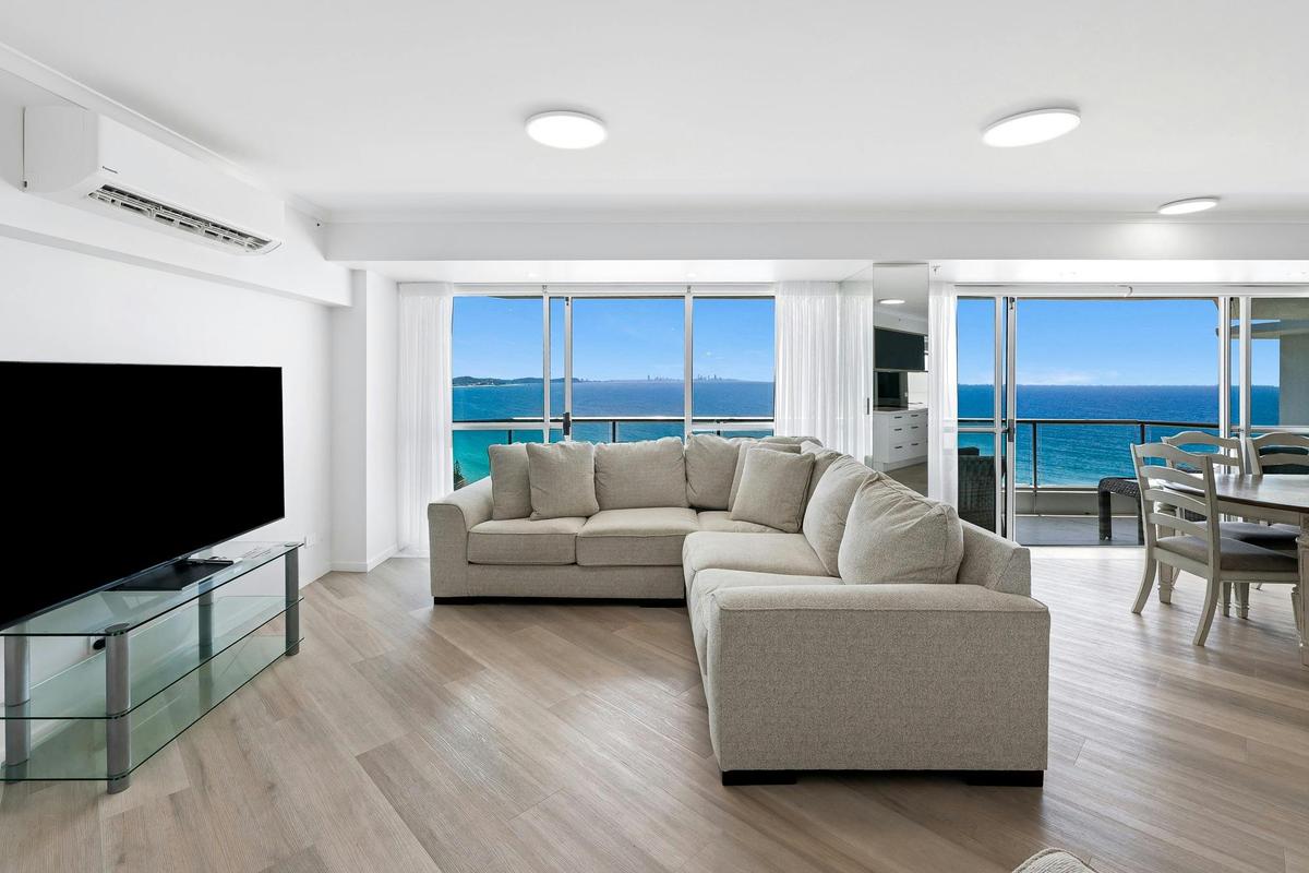 Deluxe 3 Bedroom Ocean View Apartment