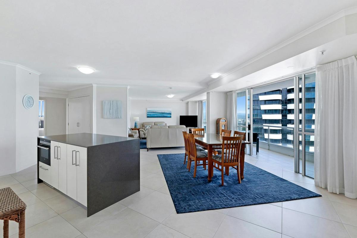 Superior 3 Bedroom Ocean View Apartment