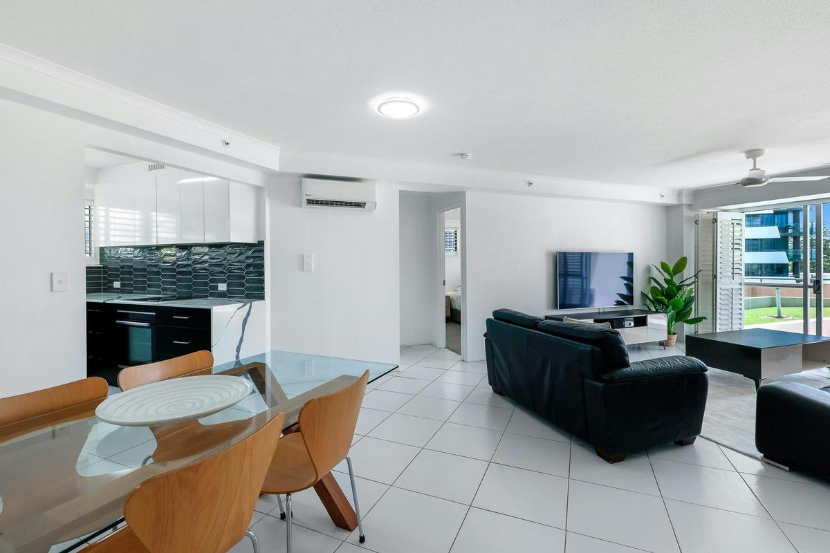 Superior 2 Bedroom Courtyard Apartment