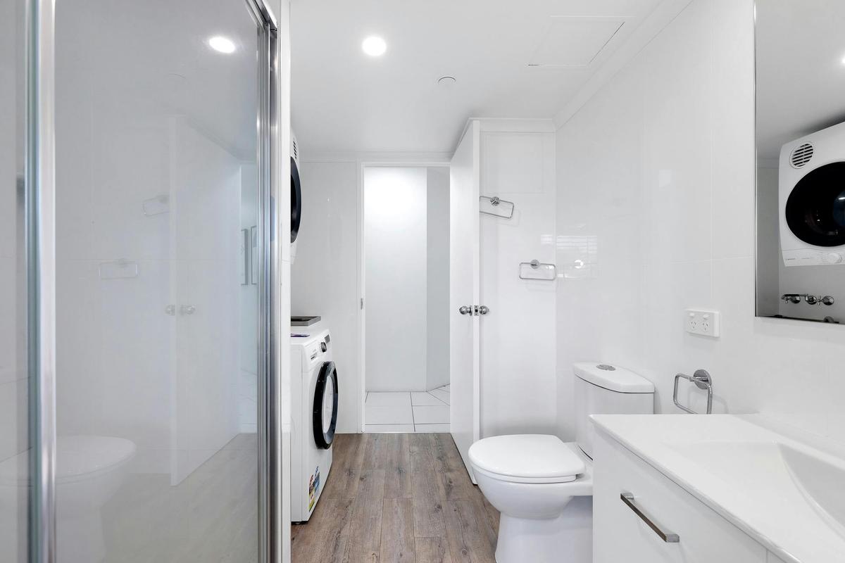 Superior 2 Bedroom Courtyard Apartment