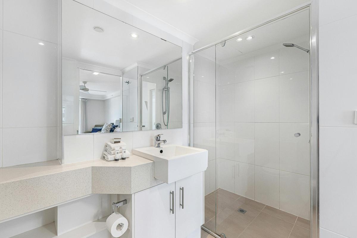 Superior 1 Bedroom Ocean View Apartment