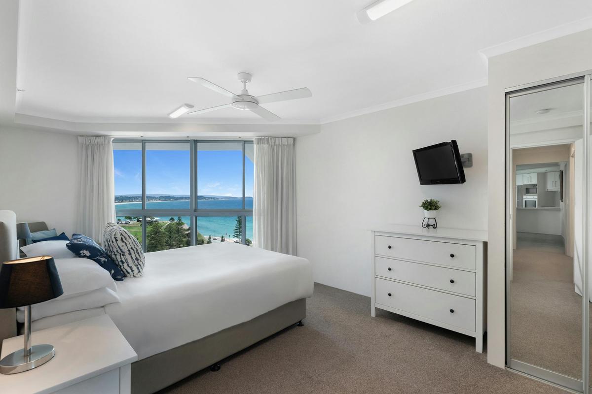 Superior 1 Bedroom Ocean View Apartment