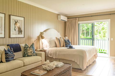 Lodge Bath Suite