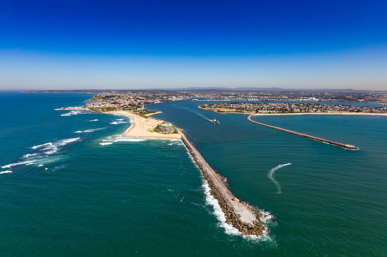 Nobbys Breakwall