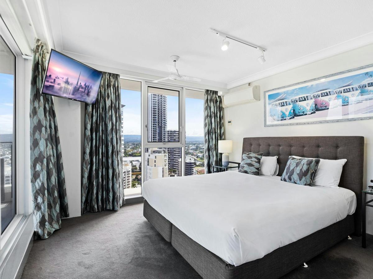 Three Bedroom Family Ocean View Apartment