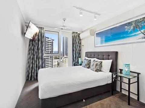 Three Bedroom Family Ocean View Apartment