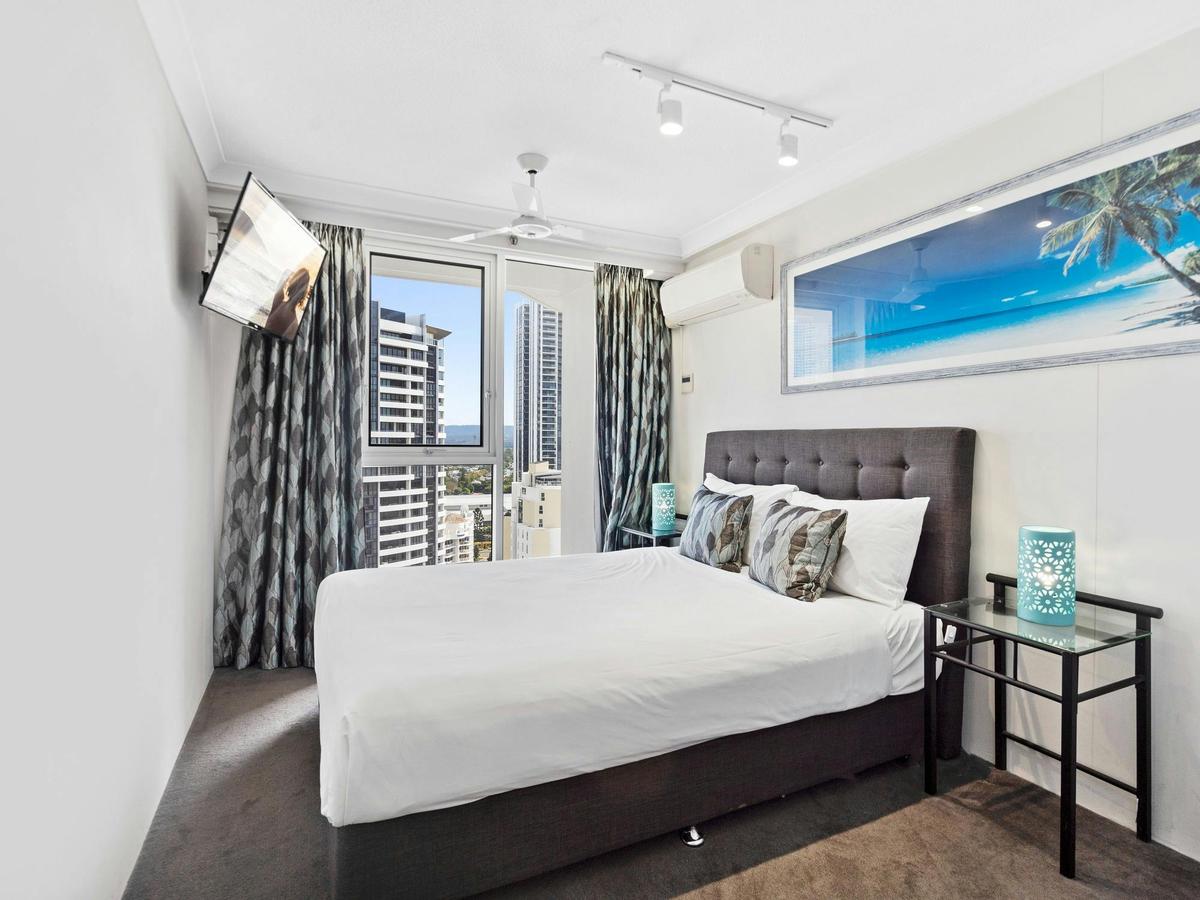 Three Bedroom Family Ocean View Apartment