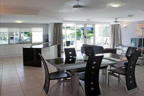 Swim-Out Apartment
