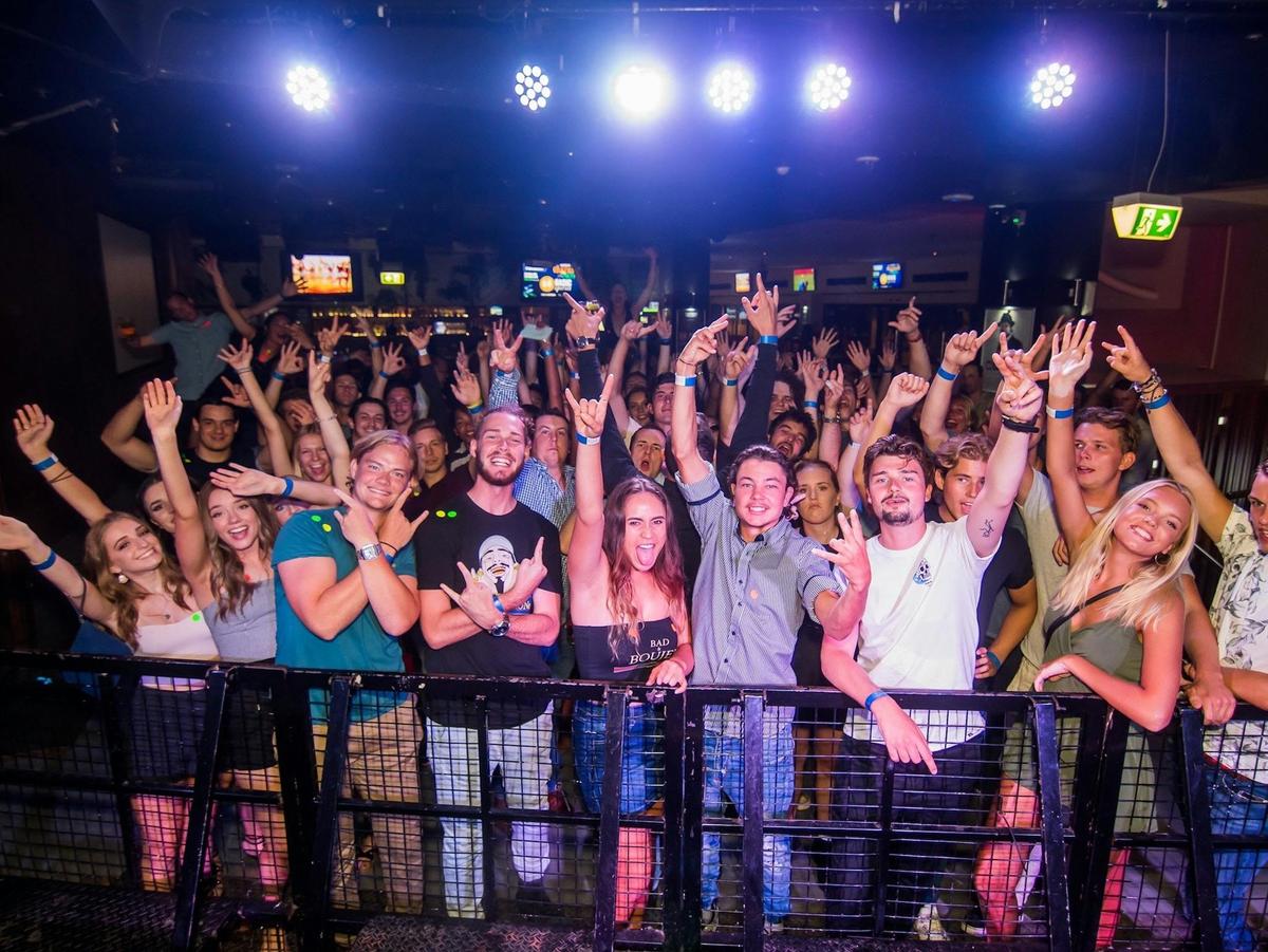 100s of people on the Wicked Club Crawl