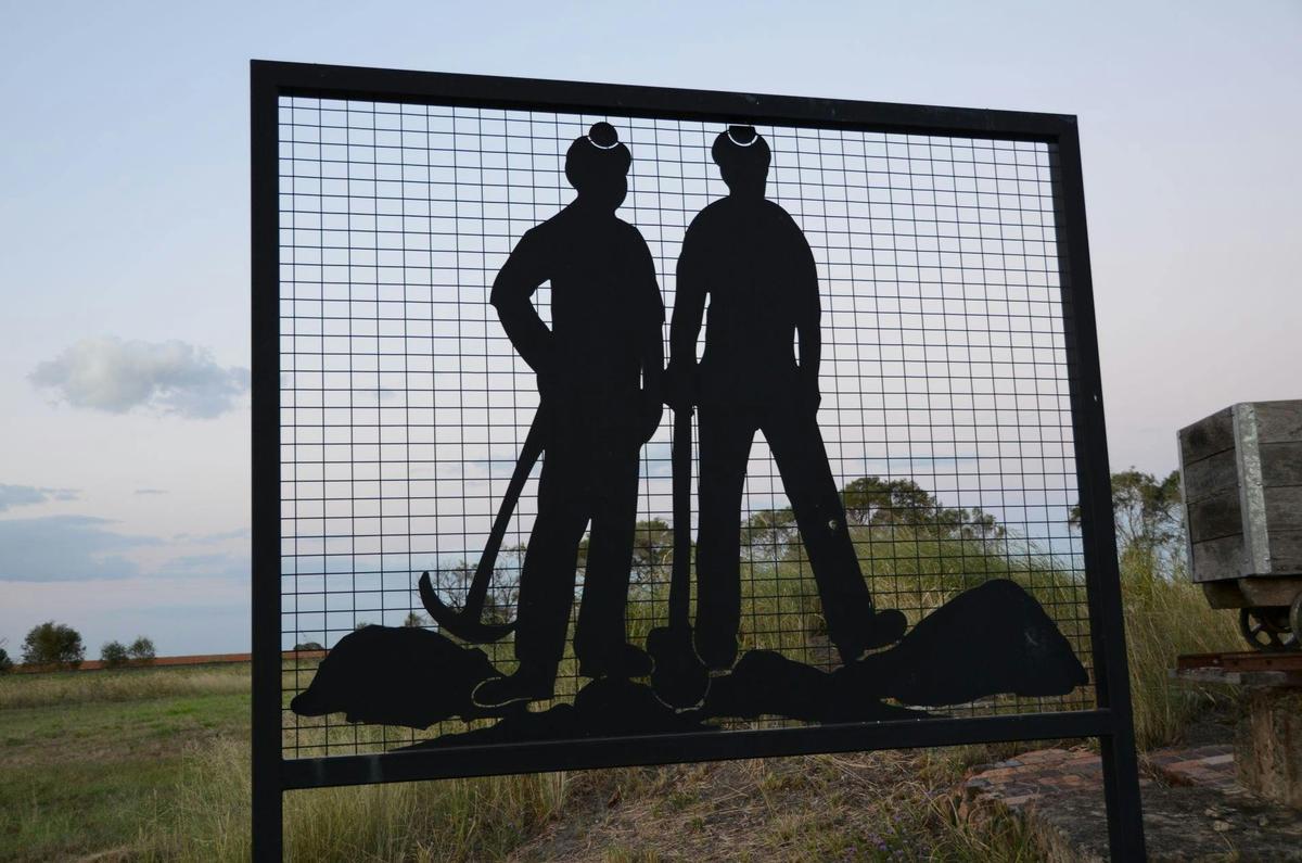 Warra Silhouettes