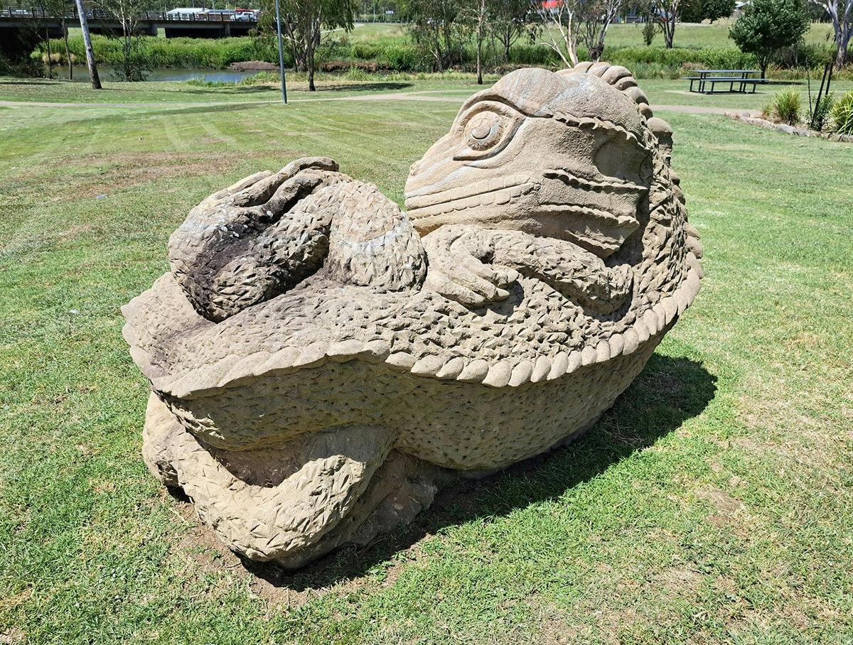 Muggil Sculpture by Paul Stumkat