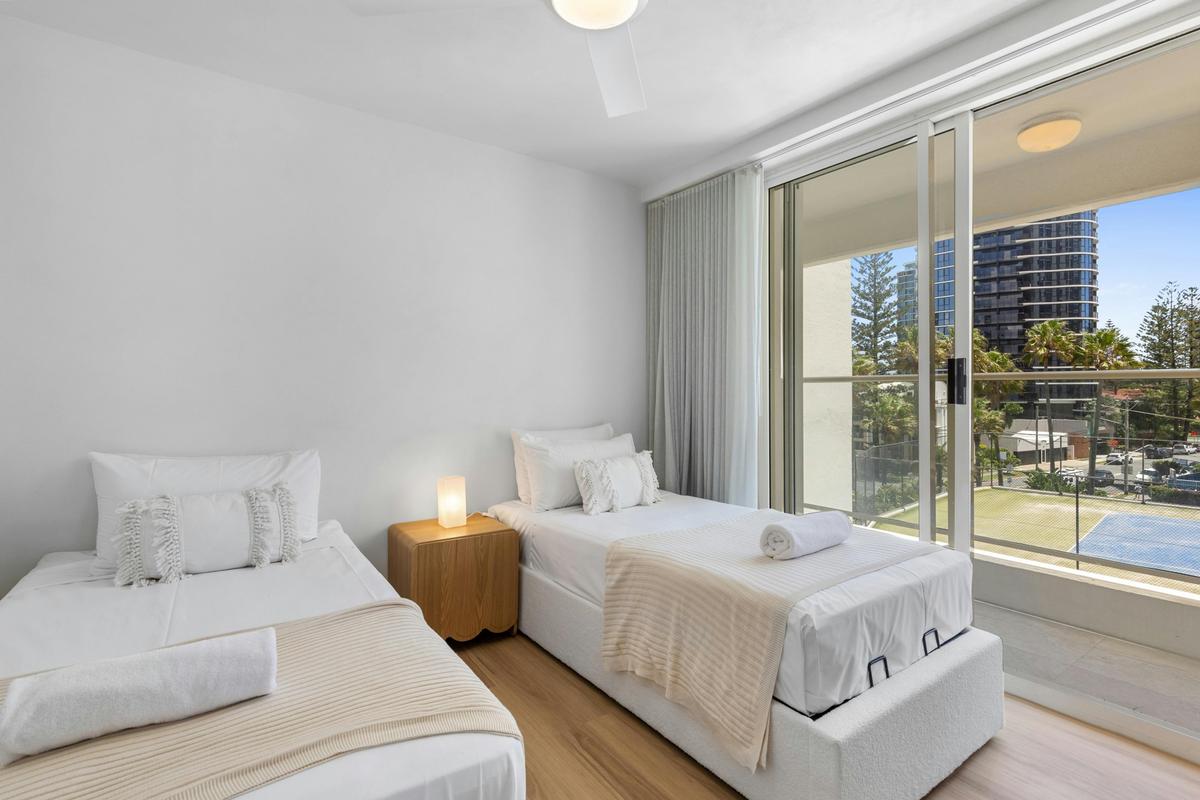 Deluxe 3 Bedroom Ocean View Apartment