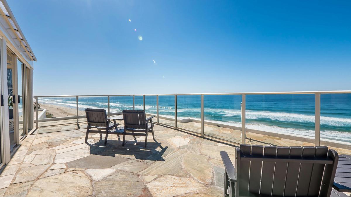 Superior 3 Bedroom Ocean View Apartment