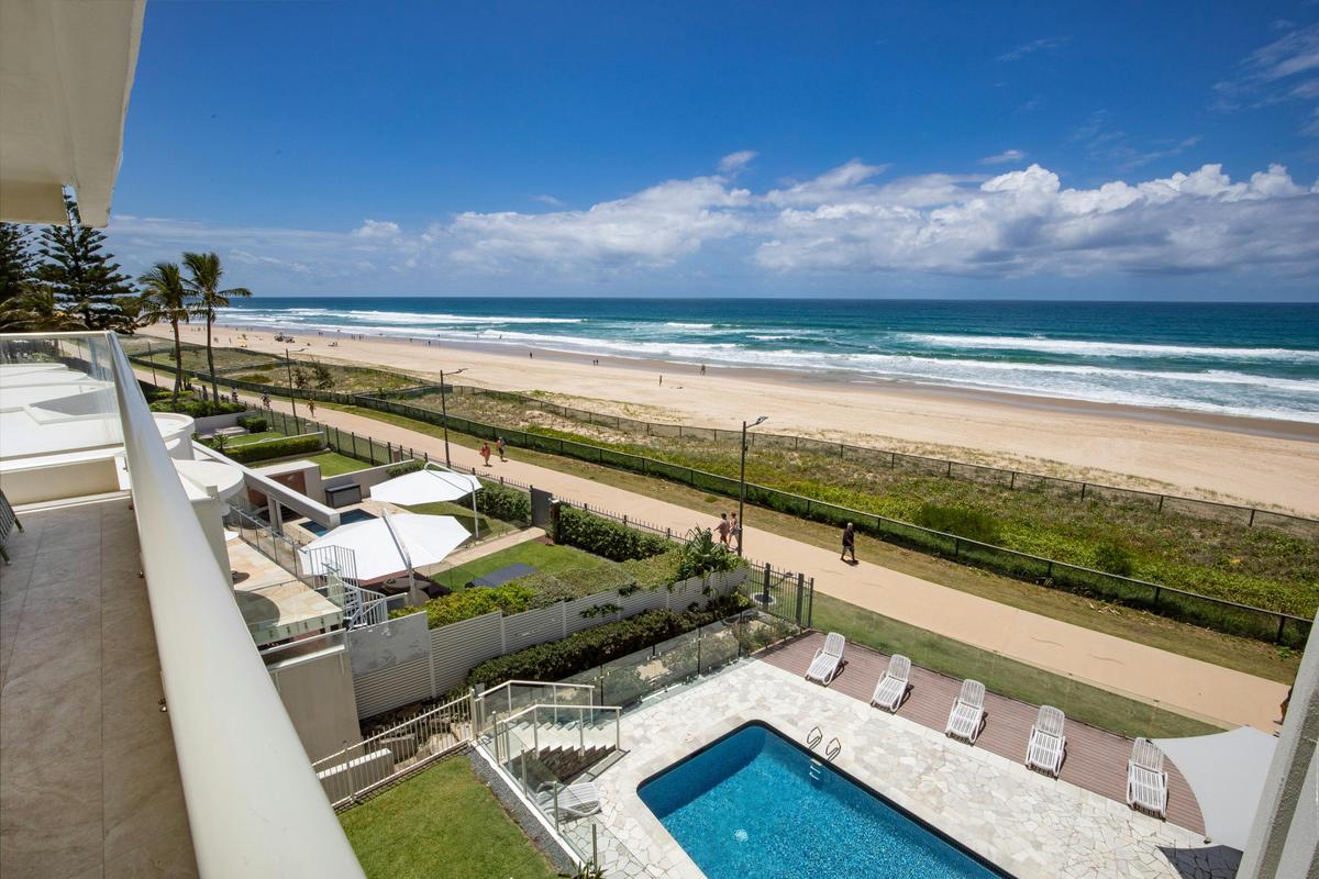 Deluxe 3 Bedroom Ocean View Apartment