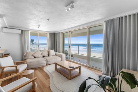 Deluxe 3 Bedroom Ocean View Apartment
