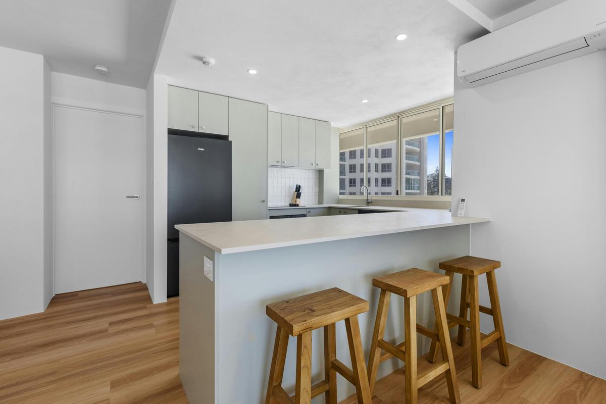 Deluxe 3 Bedroom Ocean View Apartment