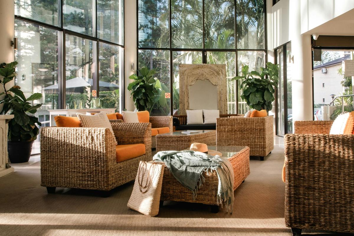Guest lounge in foyer