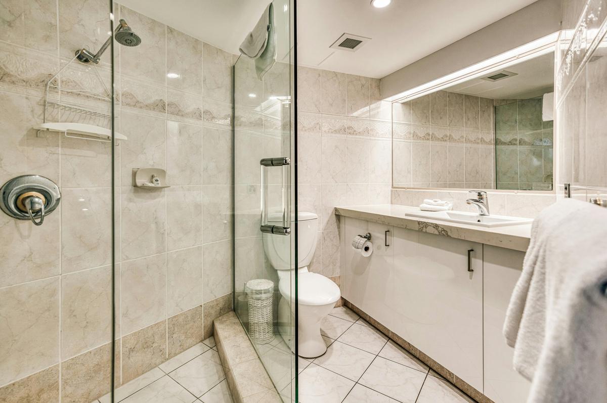 2 Bedroom Deluxe Apartment