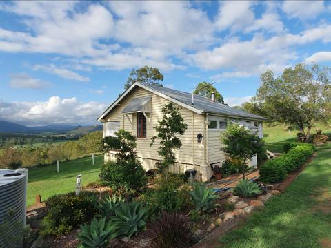 Vanbery Cottage Host Farm