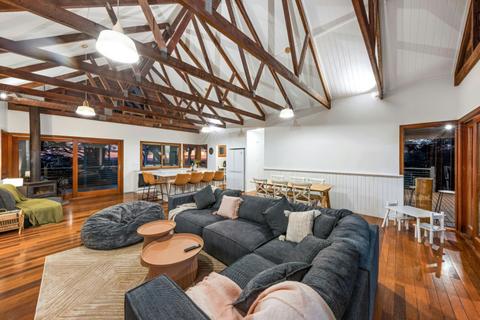 The Wolvi House