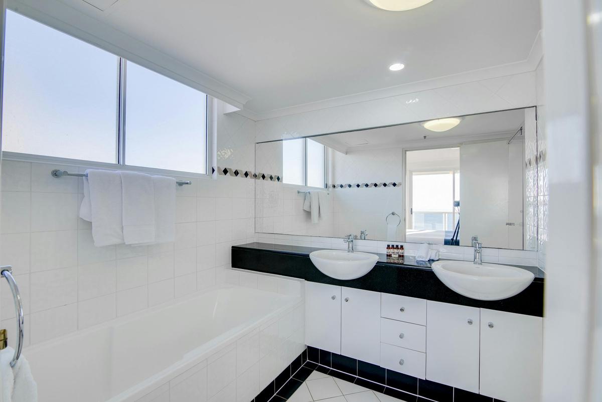 2 Bedroom Oceanview Superior Apartment