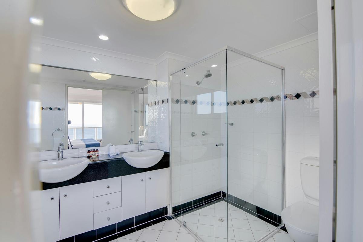 2 Bedroom Garden-View Apartment