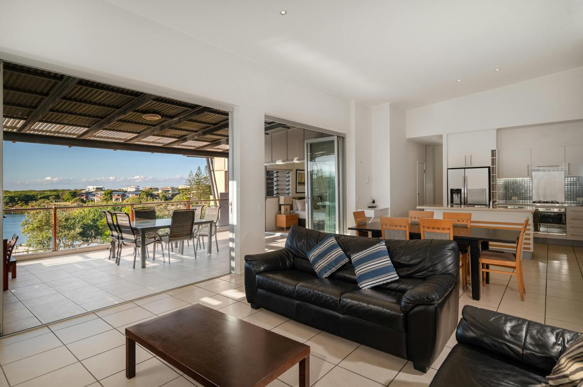 3 Bedroom Lagoon View Apartment