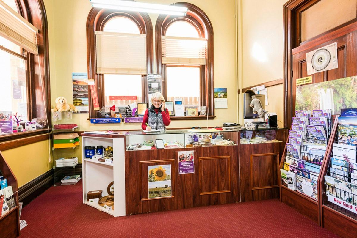 Visitor Info Centre, Warwick