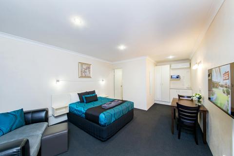 Executive Queen Room