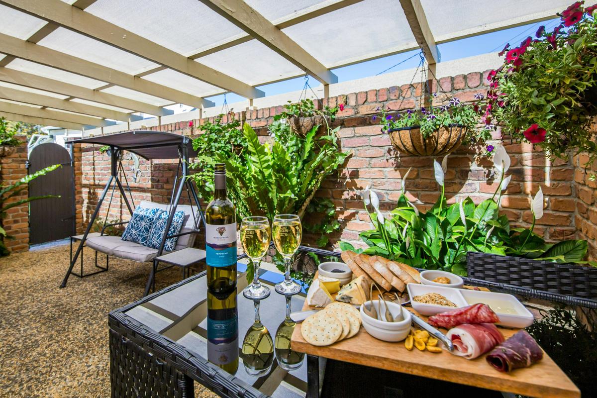 King Spa & Courtyard