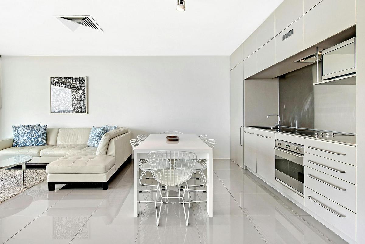 One-Bedroom Ocean View Apartment