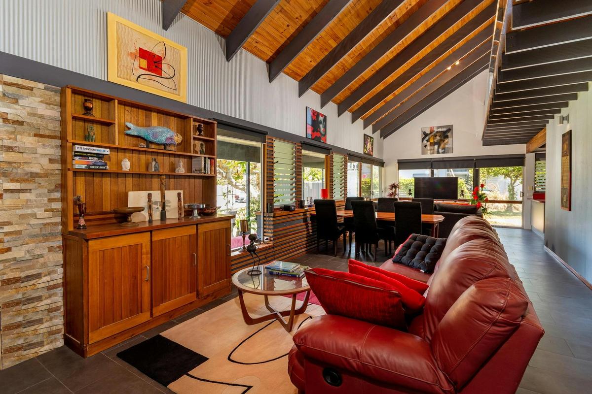 Lounge room