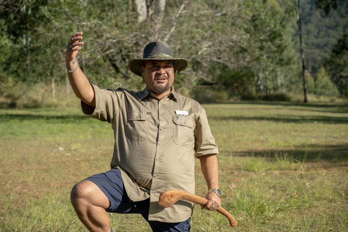 Gurruhman will share his knowledge on boomerang and spear throwing, and invite you to have a turn!