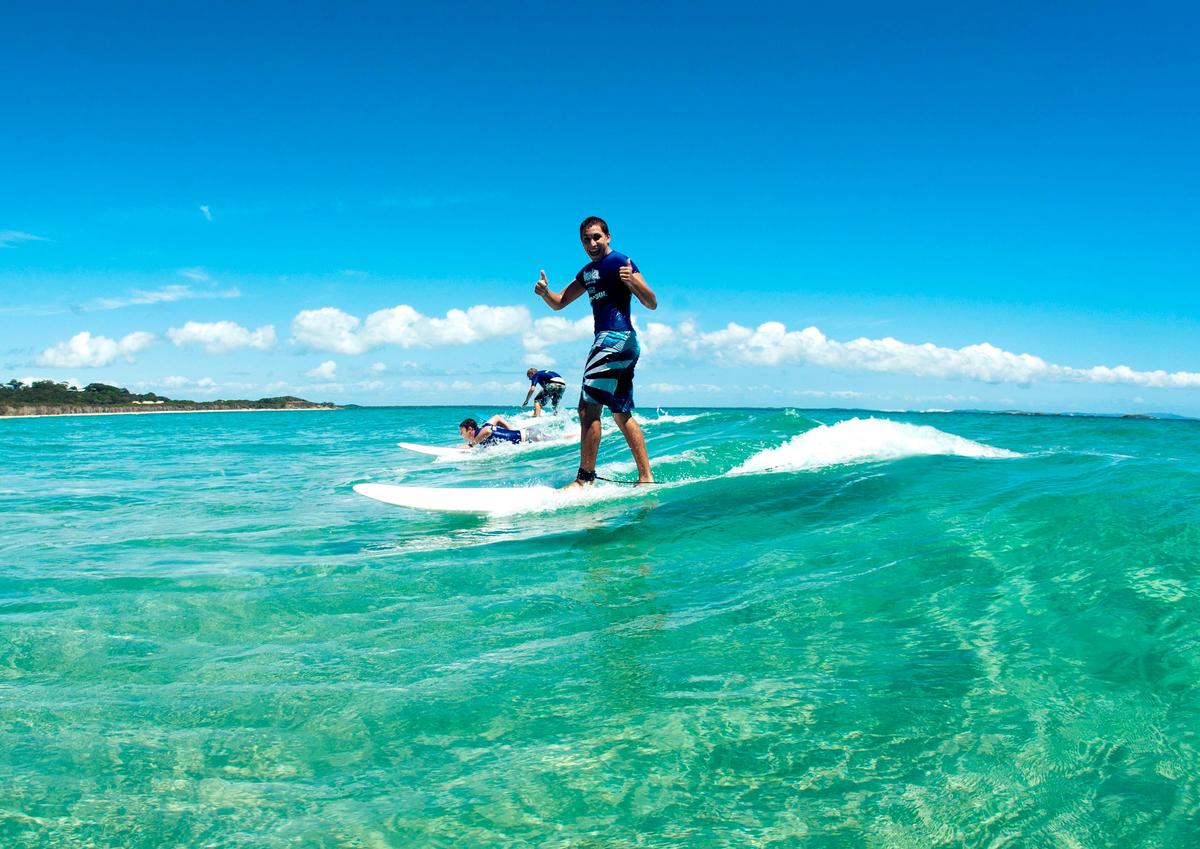 Straddie surf
