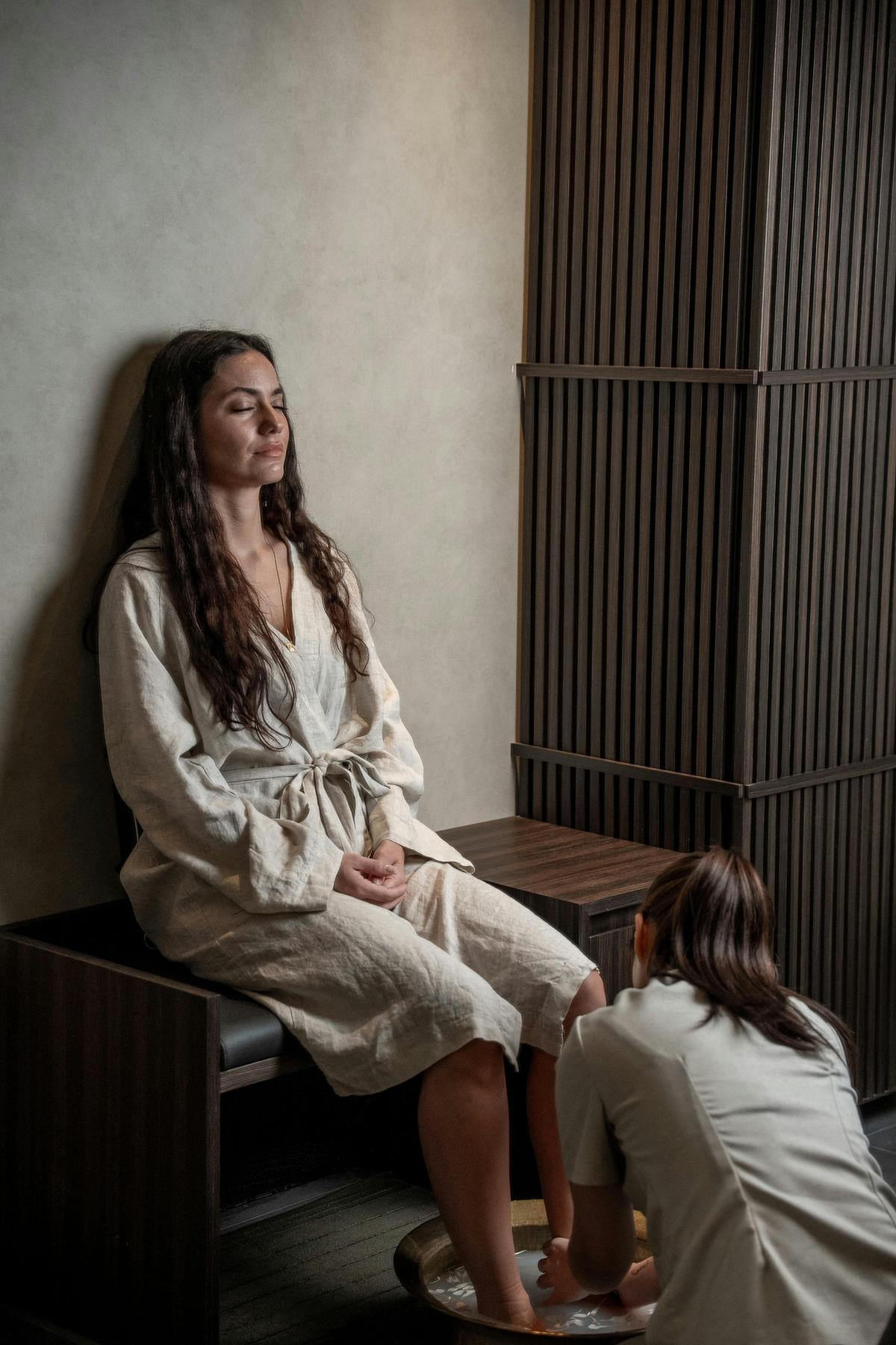 The Yūsen experience extends from scalp to toe