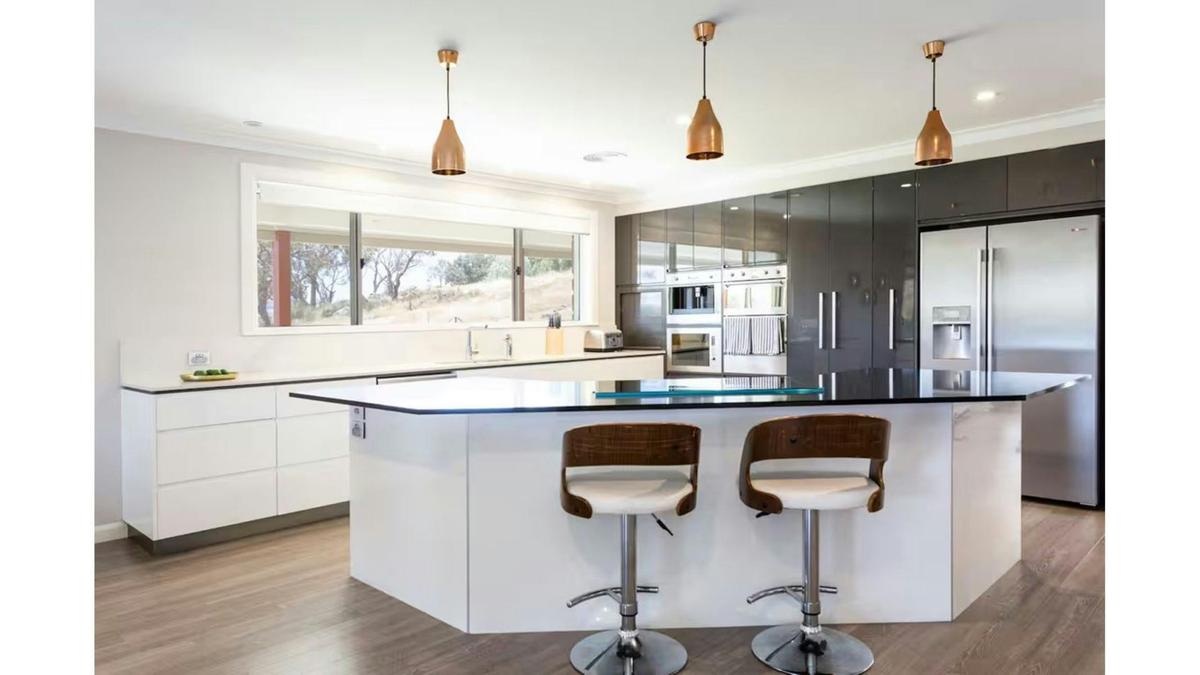 Flat Rock Retreat Kitchen