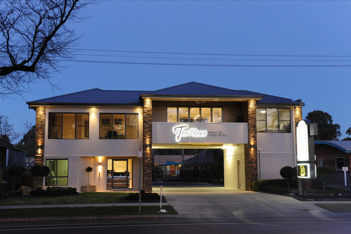 Tea House Motor Inn