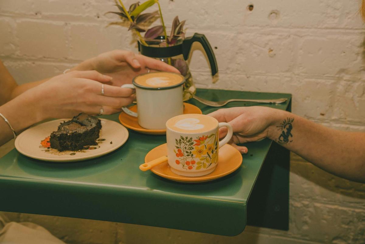 Dine-in with seating indoors and outside. We serve specialty coffee, tea, bagels and baked goods