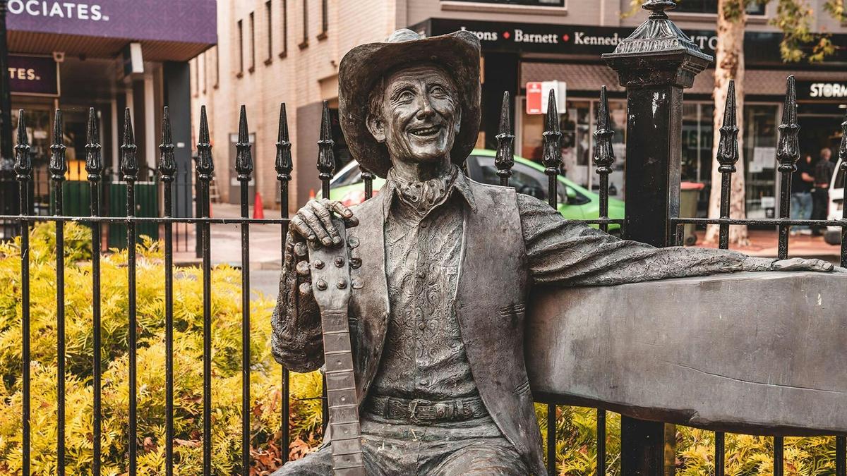 Smoky Dawson Bronze Statue