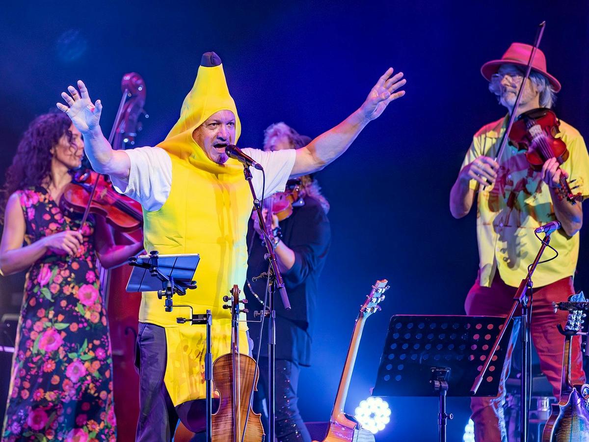 George Washingmachine in a banana suit at the 2026 Golden Fiddle Show