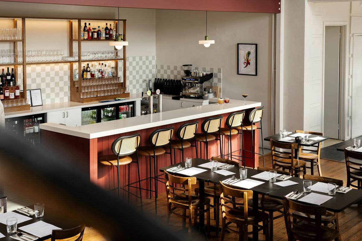 Dining room and Bar