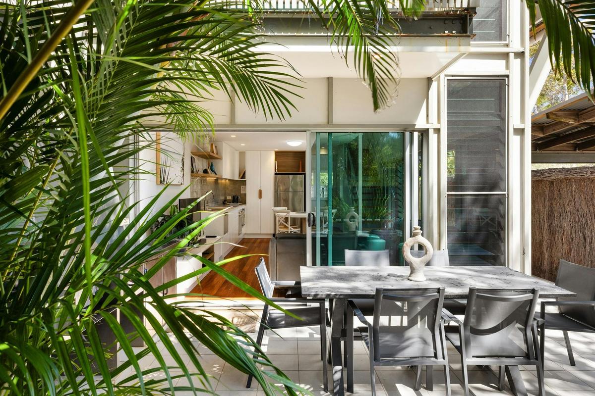 East on Byron - Beach House Apartment