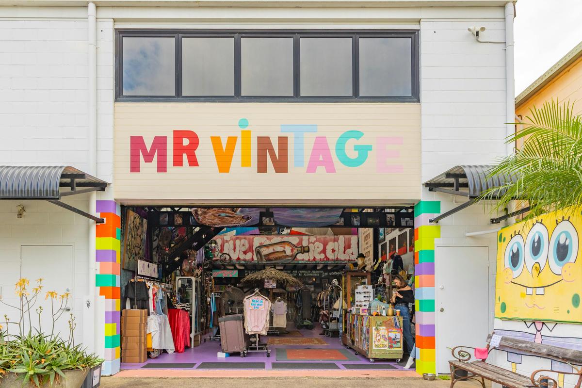 Mr Vintage Store front