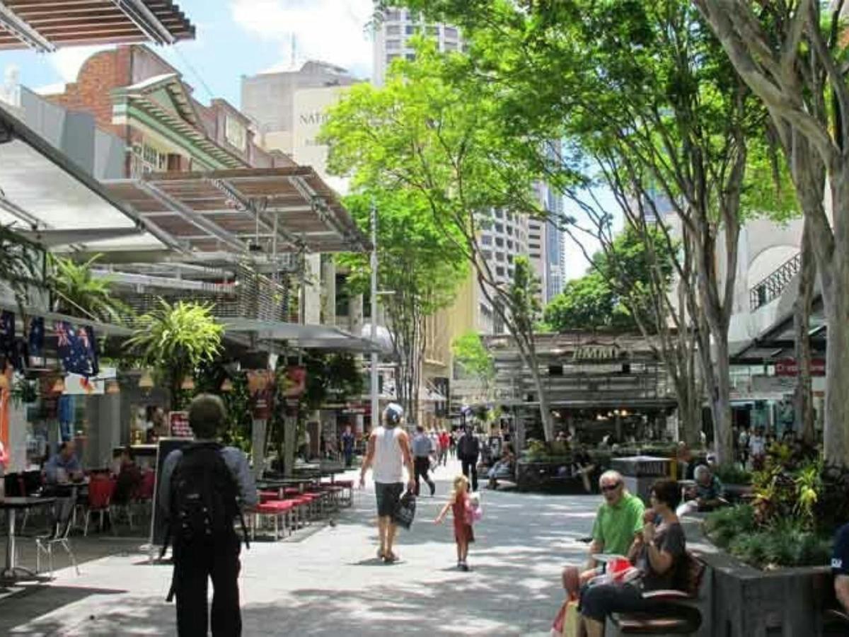 Brisbane City Shopping & Styling Tour, Queen Street Mall