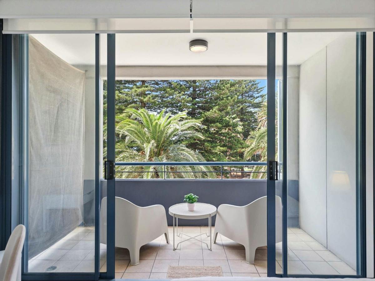 Balcony with outdoor seating