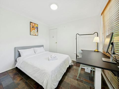 MetaWise Family Room 5 in Shared Home
